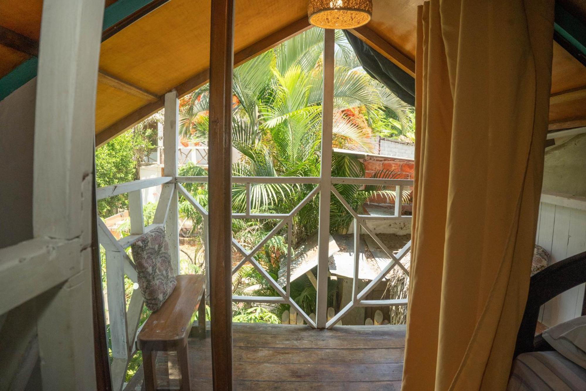 Bed And Breakfast Puerto López Екстериор снимка