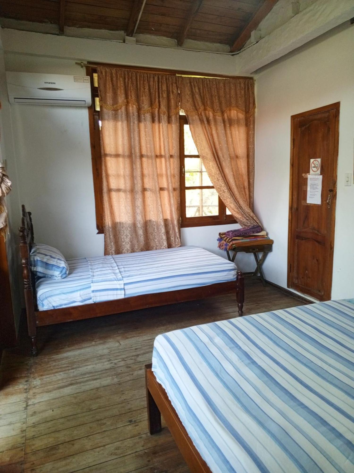 Bed And Breakfast Puerto López Екстериор снимка