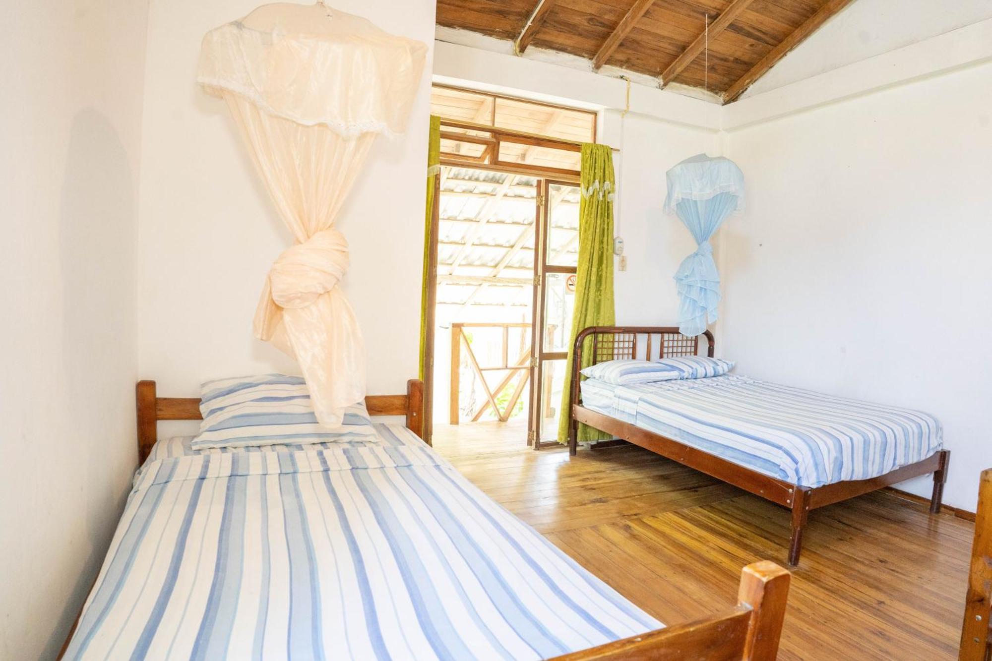 Bed And Breakfast Puerto López Екстериор снимка