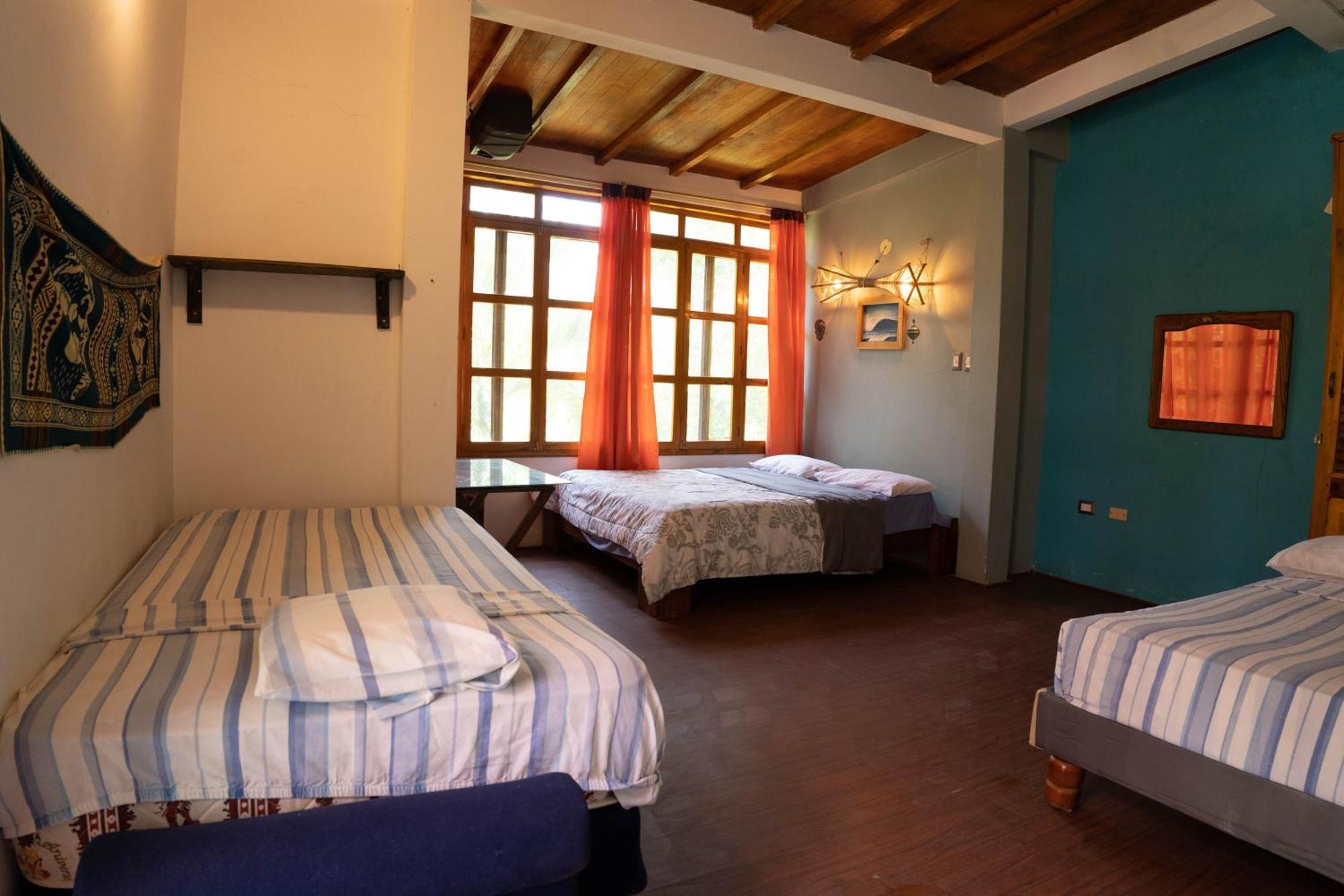 Bed And Breakfast Puerto López Екстериор снимка