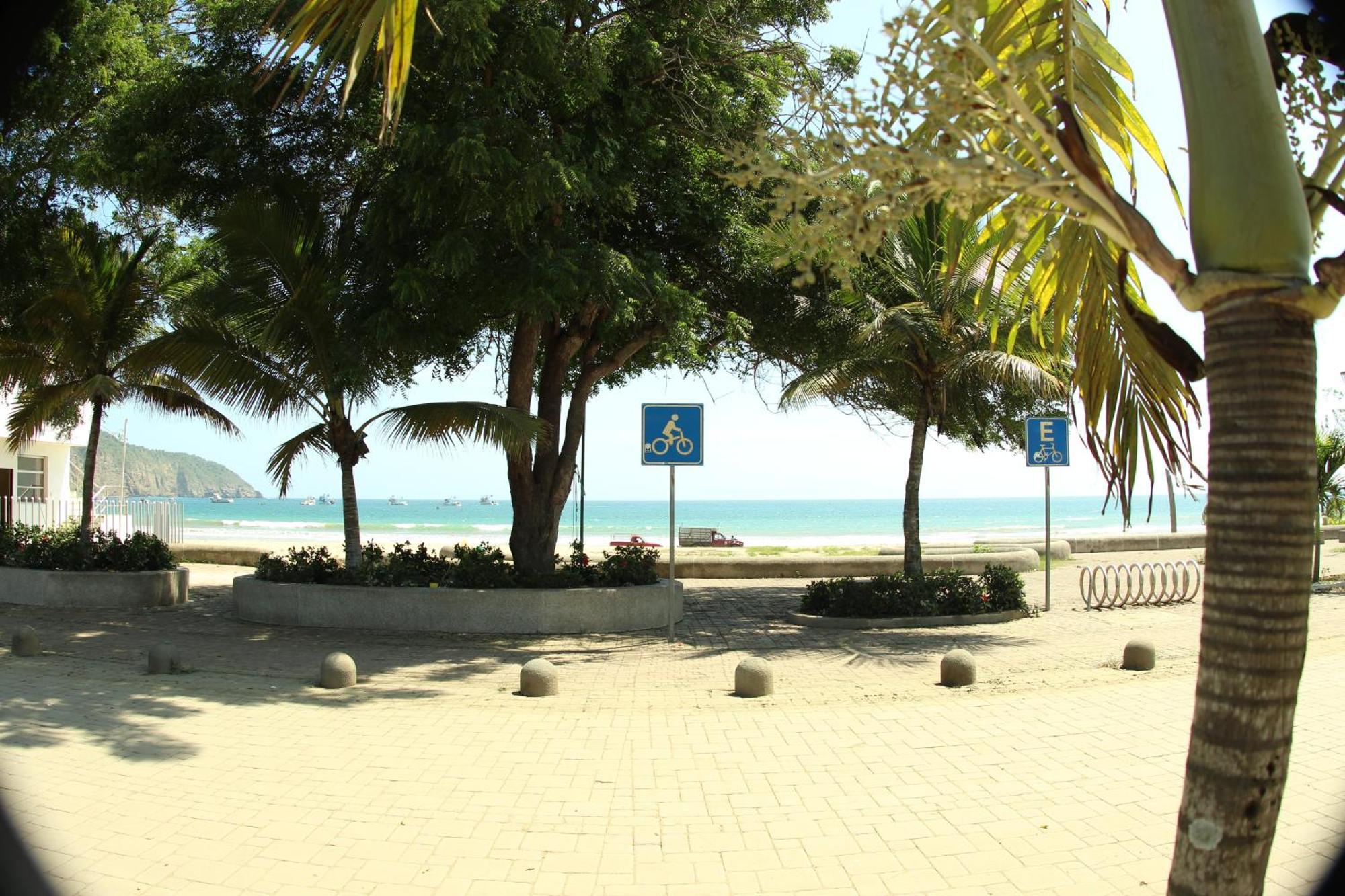 Bed And Breakfast Puerto López Екстериор снимка